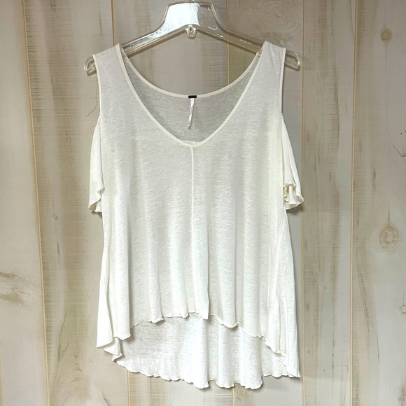 Free People Tops - Free People White Cold Shoulder Short Sleeve Knit Top XS